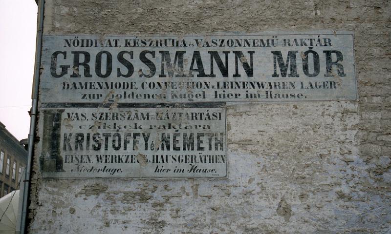 Ungarn-Budapest, Kiraly Utca.jpg